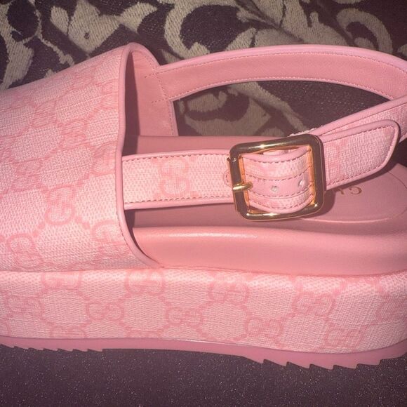 Brand new Gucci Pink  Slide Sandals size 10 - Picture 8 of 9